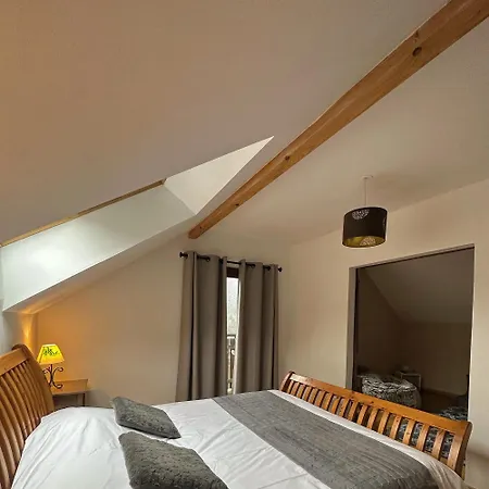 Les 2 Sapins - 10 Personnes - Lits Faits, Serviettes Et Menage Inclus Chalet Rochesson