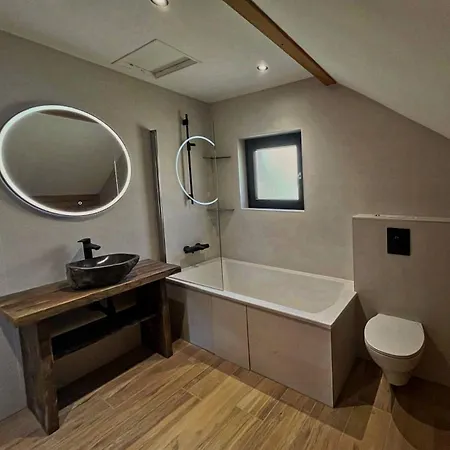 Les 2 Sapins - 10 Personnes - Lits Faits, Serviettes Et Menage Inclus Rochesson