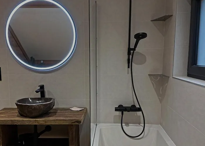 Les 2 Sapins - 10 Personnes - Lits Faits, Serviettes Et Menage Inclus 샬레 Rochesson